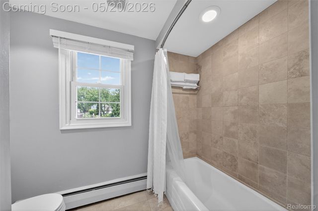 3717 Tyrconnel Court, West Bloomfield Charter Township, MI 48323