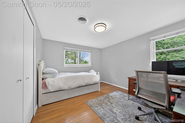 3717 Tyrconnel Court, West Bloomfield Charter Township, MI 48323