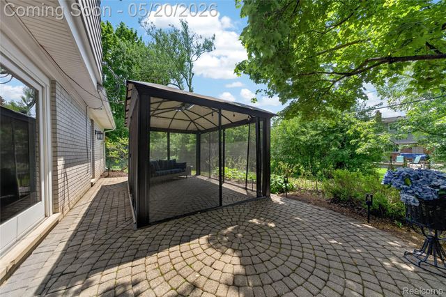 3717 Tyrconnel Court, West Bloomfield Charter Township, MI 48323
