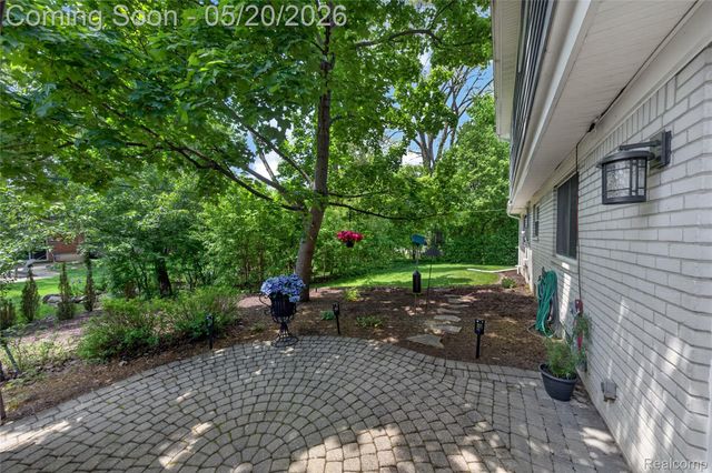 3717 Tyrconnel Court, West Bloomfield Charter Township, MI 48323