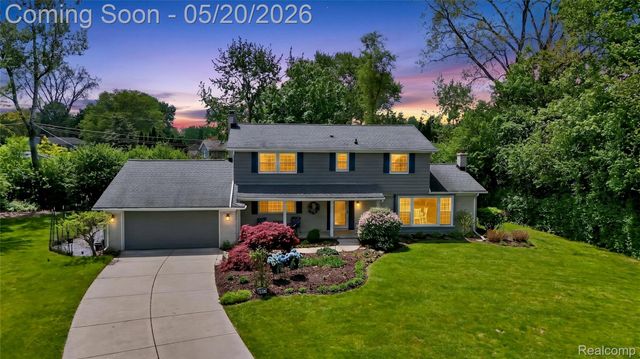 3717 Tyrconnel Court, West Bloomfield Charter Township, MI 48323