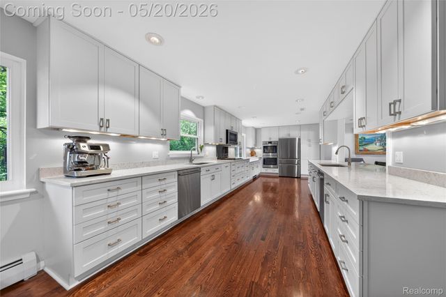 3717 Tyrconnel Court, West Bloomfield Charter Township, MI 48323