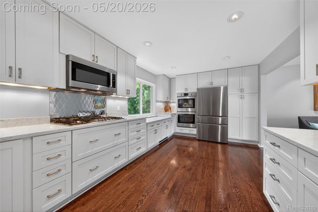 3717 Tyrconnel Court, West Bloomfield Charter Township, MI 48323