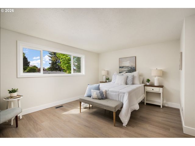 4146 Ne MEADOW Ln, Hillsboro, OR 97124