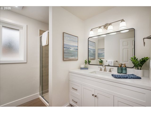 4146 Ne MEADOW Ln, Hillsboro, OR 97124