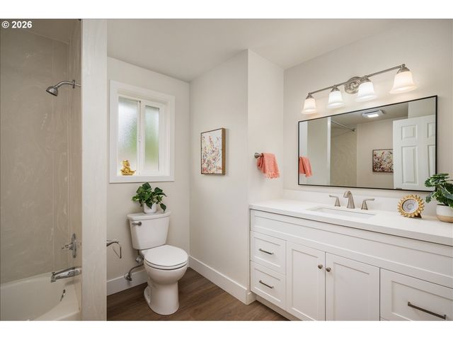 4146 Ne MEADOW Ln, Hillsboro, OR 97124