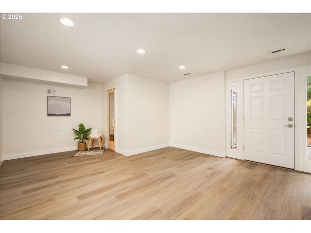 4146 Ne MEADOW Ln, Hillsboro, OR 97124