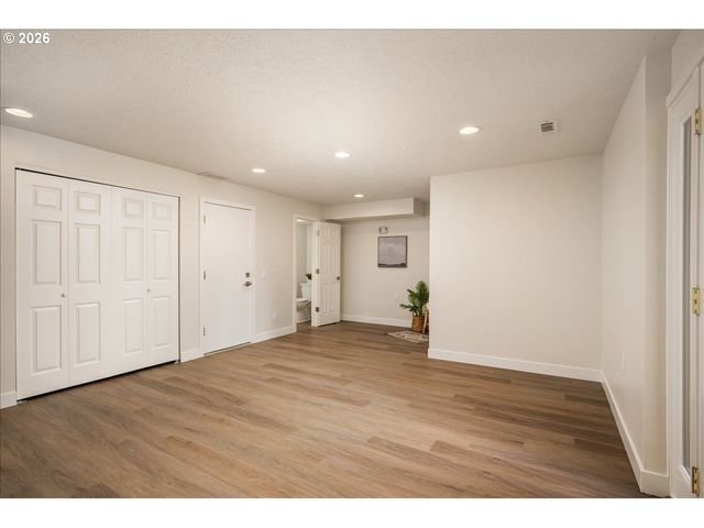 4146 Ne MEADOW Ln, Hillsboro, OR 97124