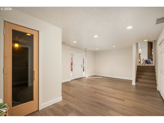 4146 Ne MEADOW Ln, Hillsboro, OR 97124