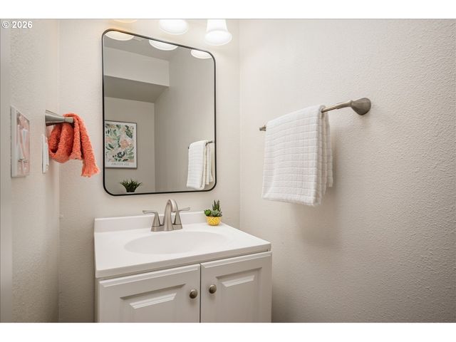 4146 Ne MEADOW Ln, Hillsboro, OR 97124