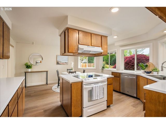 4146 Ne MEADOW Ln, Hillsboro, OR 97124