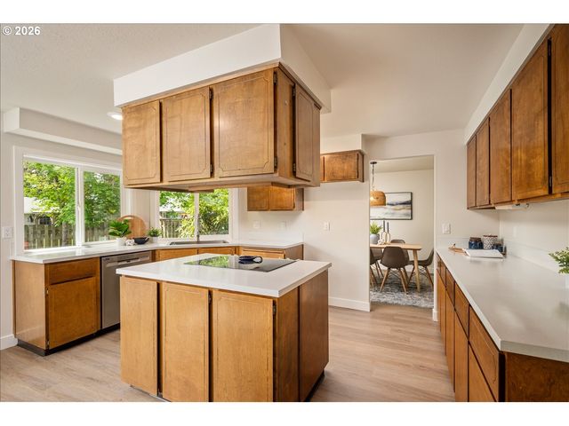 4146 Ne MEADOW Ln, Hillsboro, OR 97124