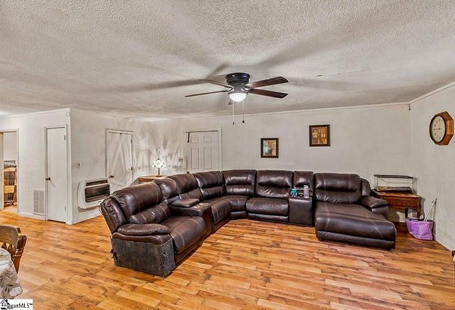 240 Canady Road, Wellford, SC 29385