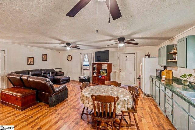 240 Canady Road, Wellford, SC 29385