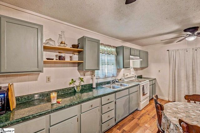 240 Canady Road, Wellford, SC 29385