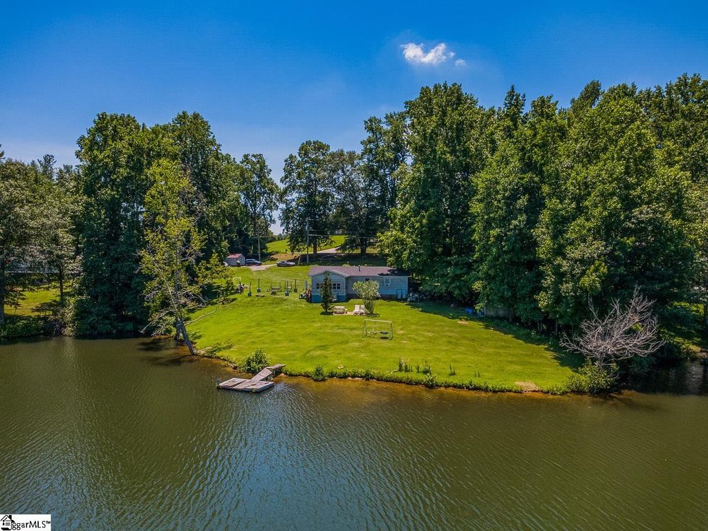 240 Canady Road, Wellford, SC 29385