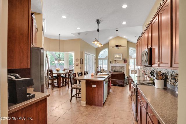 8000 HAMPTON PARK Boulevard E, Jacksonville, FL 32256