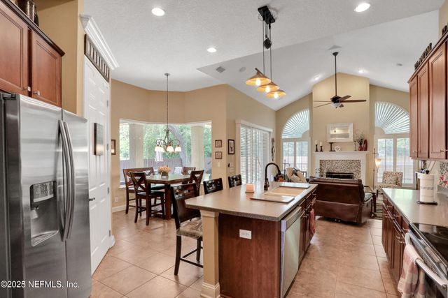 8000 HAMPTON PARK Boulevard E, Jacksonville, FL 32256