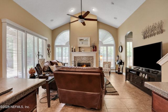 8000 HAMPTON PARK Boulevard E, Jacksonville, FL 32256