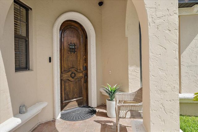 5624 AARON COURT, Sarasota, FL 34232