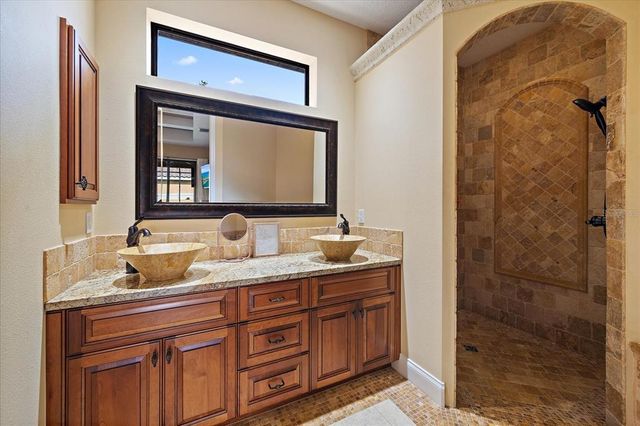 5624 AARON COURT, Sarasota, FL 34232