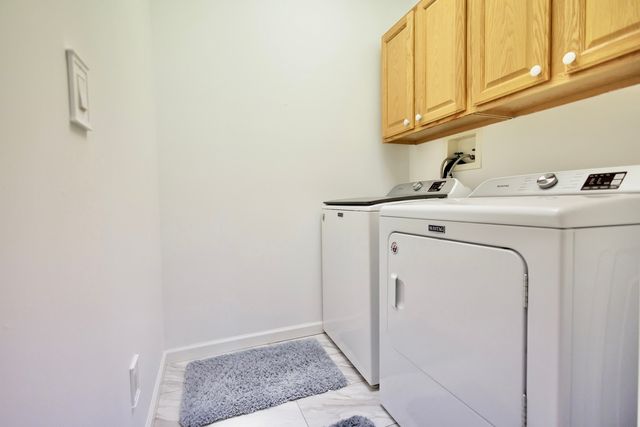 141 Old Farm Mid Court, Bradley, IL 60915