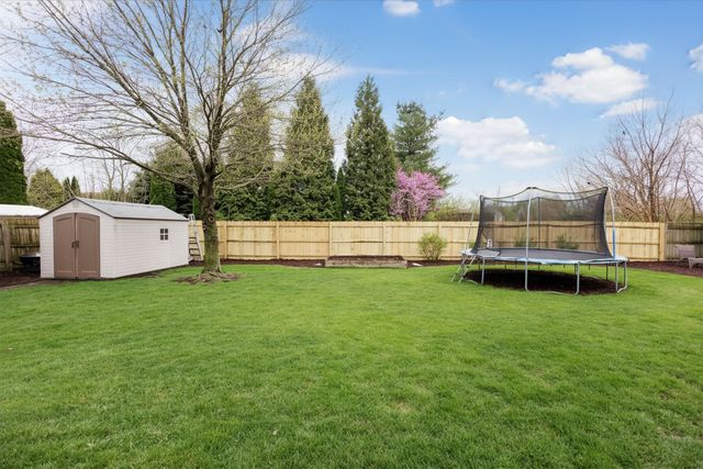 141 Old Farm Mid Court, Bradley, IL 60915