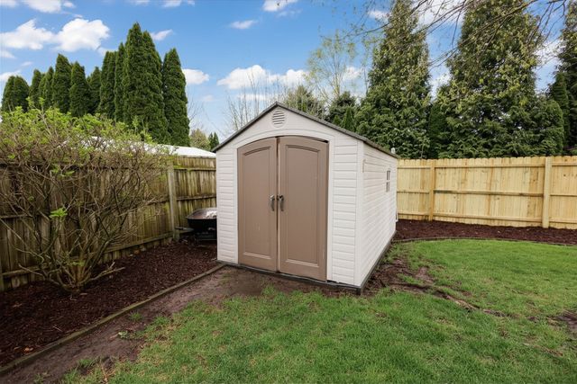 141 Old Farm Mid Court, Bradley, IL 60915