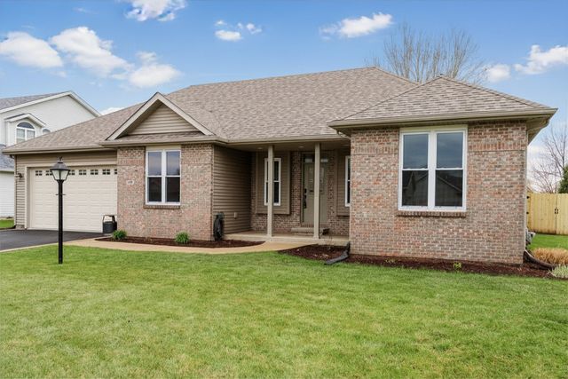 141 Old Farm Mid Court, Bradley, IL 60915