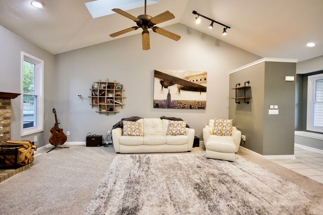 141 Old Farm Mid Court, Bradley, IL 60915