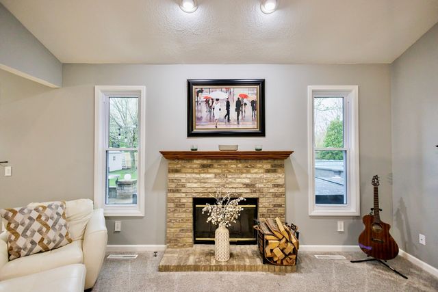 141 Old Farm Mid Court, Bradley, IL 60915