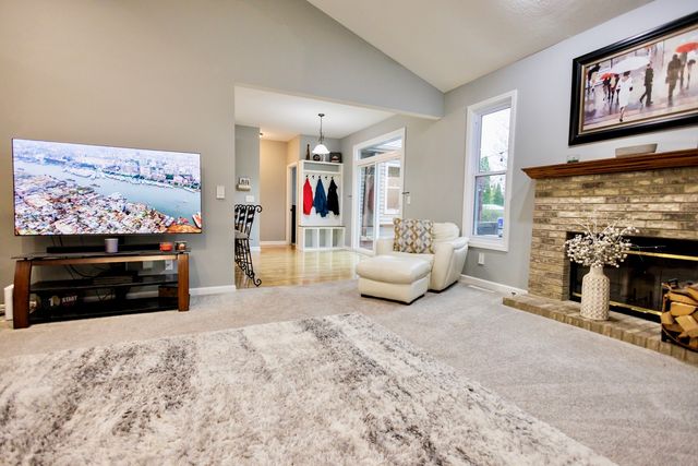 141 Old Farm Mid Court, Bradley, IL 60915