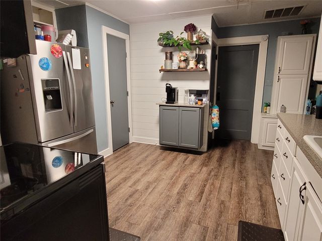 117 W 3rd Street A, Keene, TX 76059