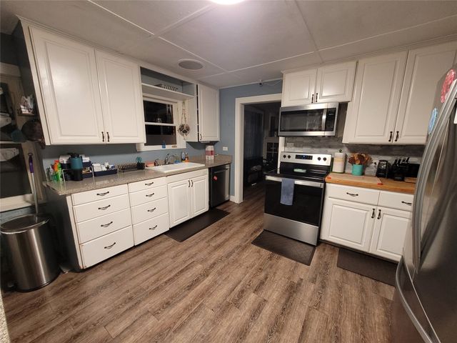 117 W 3rd Street A, Keene, TX 76059