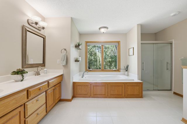 10362 Waterfront Drive, Woodbury, MN 55129