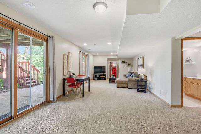 10362 Waterfront Drive, Woodbury, MN 55129