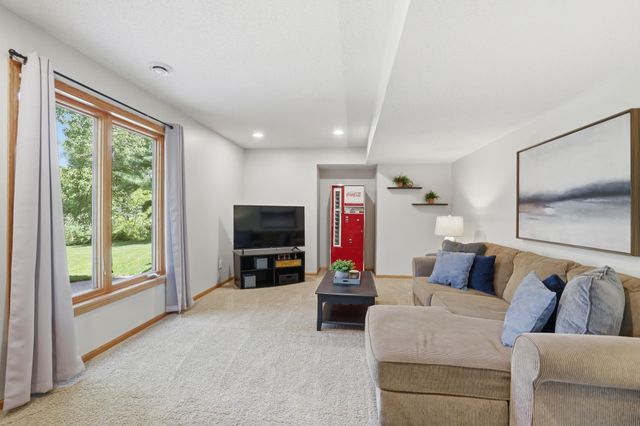 10362 Waterfront Drive, Woodbury, MN 55129