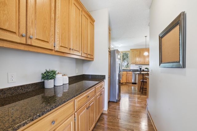 10362 Waterfront Drive, Woodbury, MN 55129