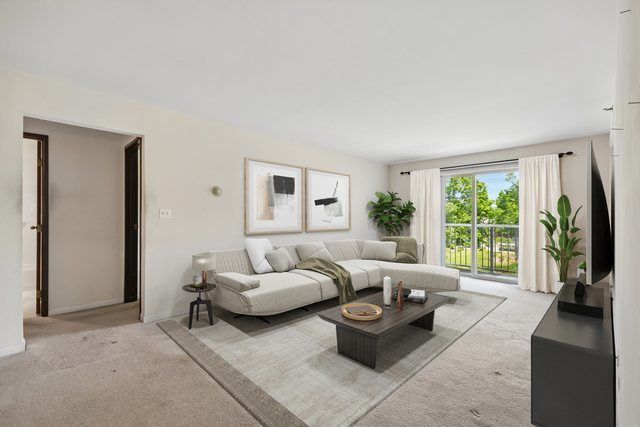 1 Villa Verde Drive 211, Buffalo Grove, IL 60089