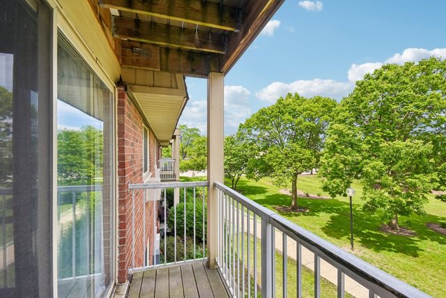 1 Villa Verde Drive 211, Buffalo Grove, IL 60089