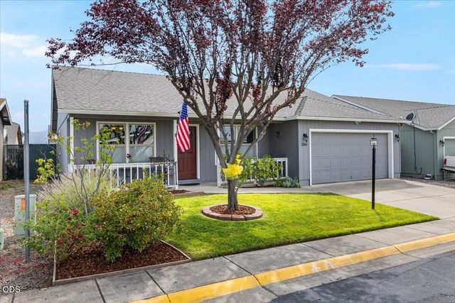 2360 Evan Way, Central Point, OR 97502