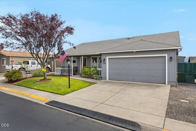2360 Evan Way, Central Point, OR 97502