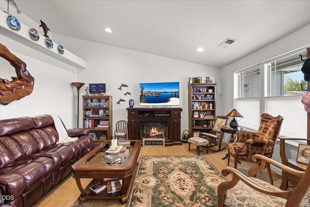 2360 Evan Way, Central Point, OR 97502