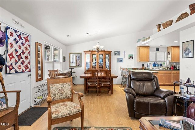 2360 Evan Way, Central Point, OR 97502