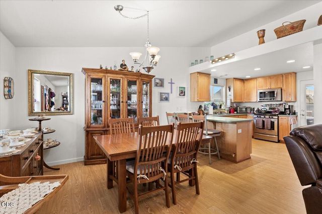 2360 Evan Way, Central Point, OR 97502