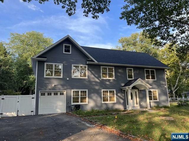 125 Arcola Avenue, Paramus, NJ 07652