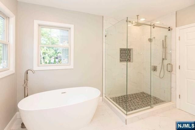 125 Arcola Avenue, Paramus, NJ 07652