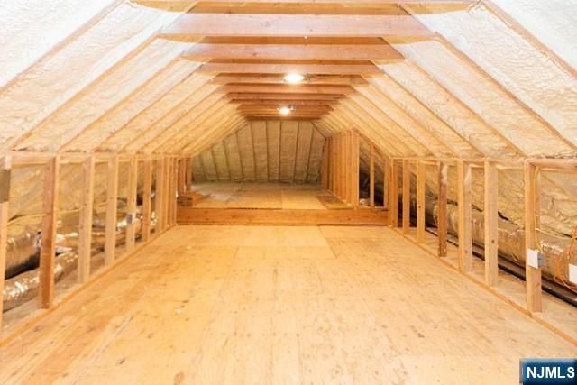 125 Arcola Avenue, Paramus, NJ 07652