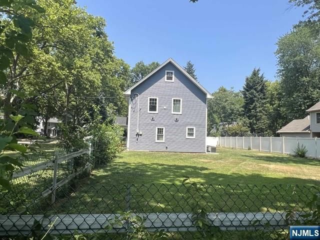 125 Arcola Avenue, Paramus, NJ 07652