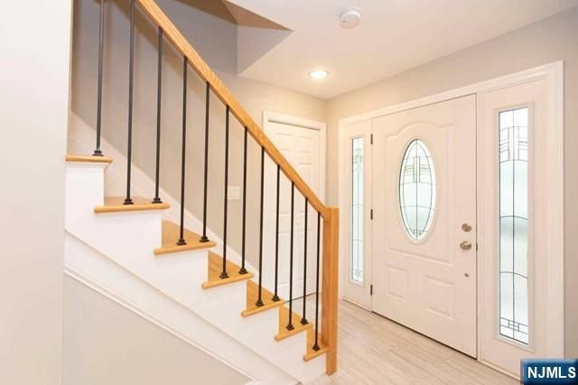 125 Arcola Avenue, Paramus, NJ 07652